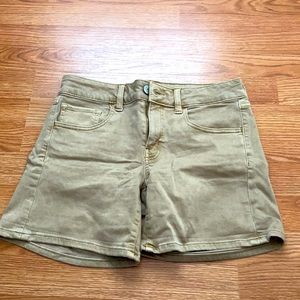 American Eagle Outfitters / Mid rise shorts